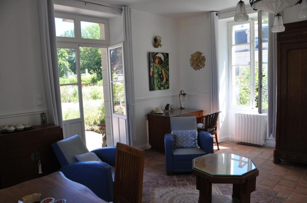 La Terrasse De L'Orangerie Du Chateau - Art Nouveau - Gite 2 Personnes Brain-sur-Allonnes Luaran gambar